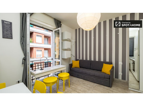 Stylish studio apartment to rent with balcony in Città Studi - 아파트