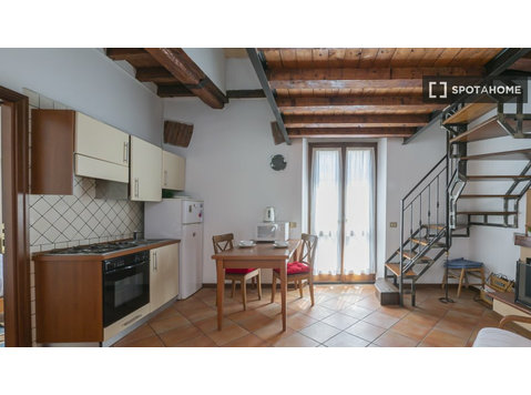 Apartamento de dos habitaciones en Porta Romana - Pisos