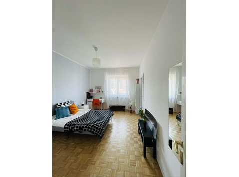 via Bartolini 9 - Stanza 8 - Apartments