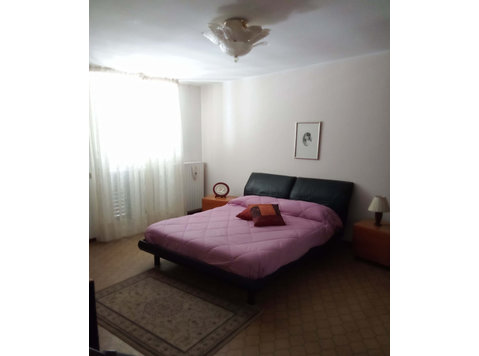 Room in Via Val di Fassa, San Benedetto del Tronto for 70… - آپارتمان ها