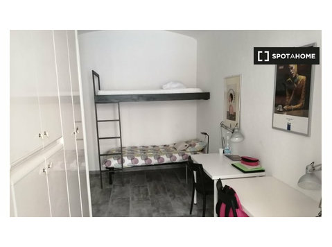 Torino'da 2 yatak odalı dairede kiralık 1 yatak - Kiralık
