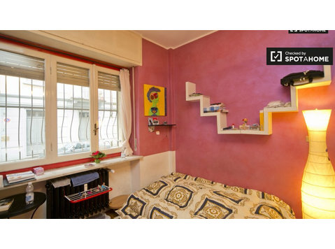 Einzelbett im Mehrbettzimmer zu vermieten in Vanchiglia,… - Zu Vermieten