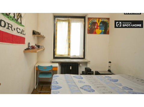Sunny room for rent in Vanchiglia, Turin - For Rent
