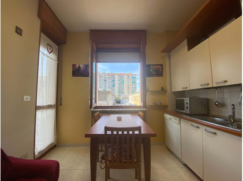Appartamento in Via Sospello, Torino di 65 m² con 2 camere - Apartments