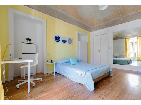 Stanza in Via Silvio Pellico - Apartments