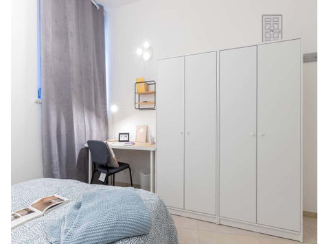 Stanza in Corso Regina Margherita - Apartments