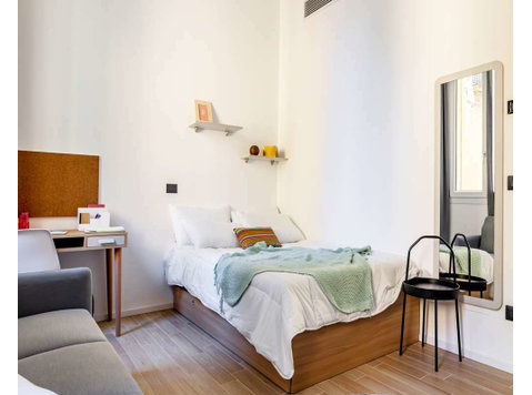 Stanza in Via Carlo Pedrotti - Apartments