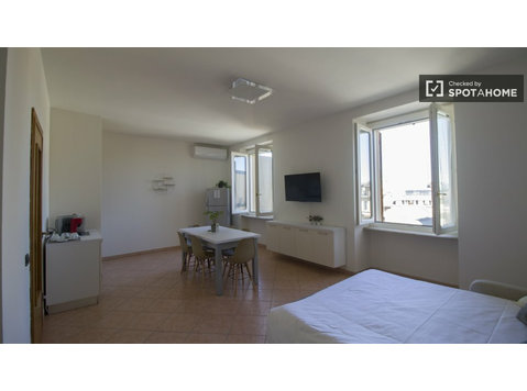 Studio apartment for rent in Turin - شقق
