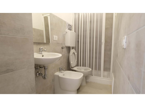 Via Michele Coppino SNC - interno piazza 26 - Stanza 53 - Apartments