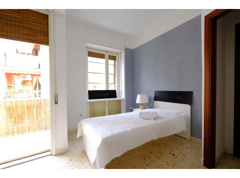 Via nizza 29 - Stanza 2 - Apartments