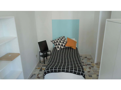 Via nizza 29 - Stanza 3 - Apartments