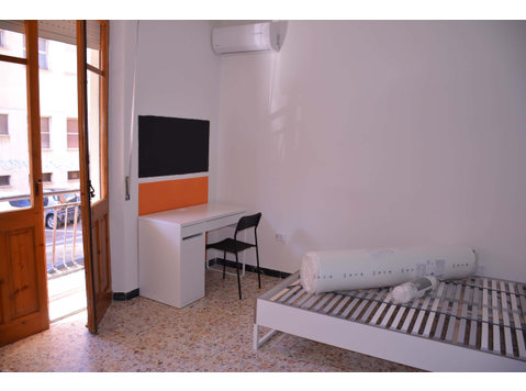 Via Lombardia 2 - Stanza 18 - Apartments