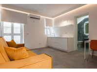 Cutrone romantic apartment - Byty