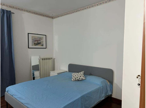 Room in Via Generale di San Marzano, Catania for 130 m²… - Apartments