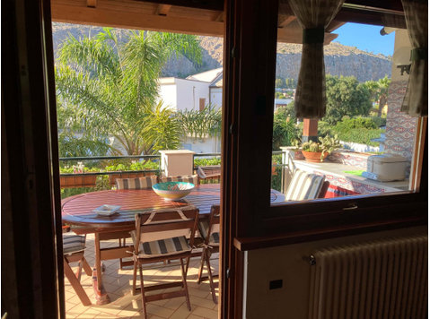 Apartment in Via Pazienza, Palermo for 140 m² with 3… - Apartments