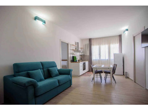 Bilocale con balcone Via Balsamo, Palermo - Apartments