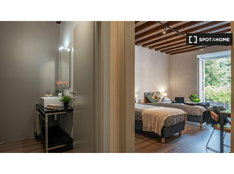 Lit à louer dans un appartement de 4 chambres à Rovereto - À louer