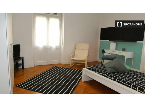 Room for rent in 3-bedroom apartment in Bolghera, Trento - За издавање