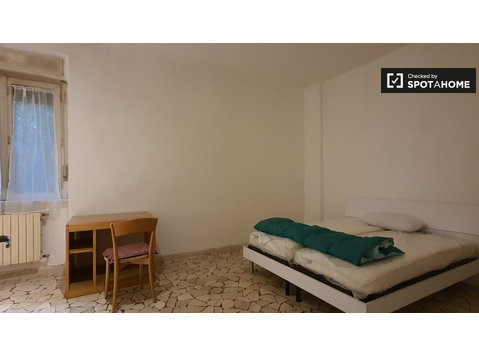 Pokój do wynajęcia w 4-pokojowym mieszkaniu w Le Albere,… - Do wynajęcia