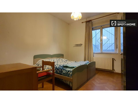 Zimmer zu vermieten in 4-Zimmer-Wohnung in Le Albere, Trento - Zu Vermieten