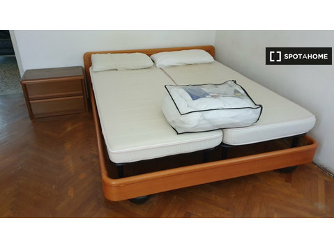 Room for rent in 4-bedroom apartment in Le Albere, Trento - De inchiriat