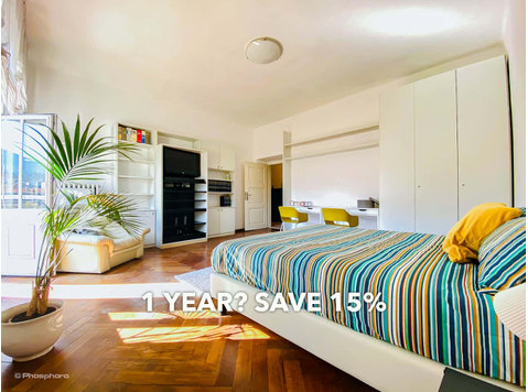 Room in Via Antonio Rosmini, Trento for 146 m² with 5… - Apartments