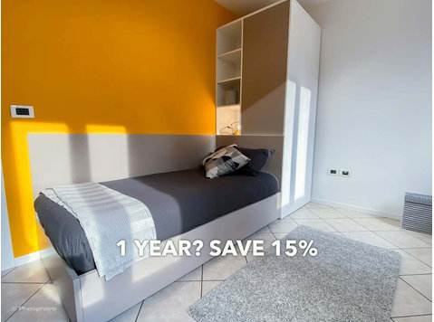 Room in Via Tommaso Gar, Trento for 39 m² with 2 bedrooms - Apartments