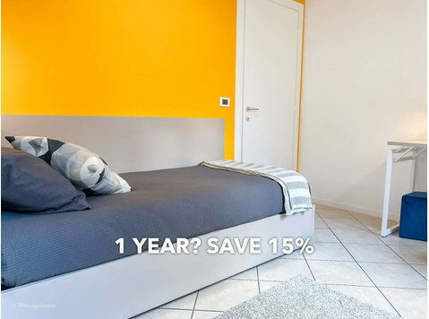 Room in Via Tommaso Gar, Trento for 39 m² with 2 bedrooms - Apartments