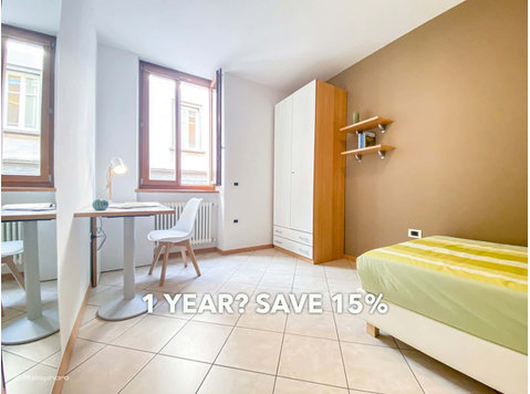 Room in Via Tommaso Gar, Trento for 39 m² with 2 bedrooms - Apartments