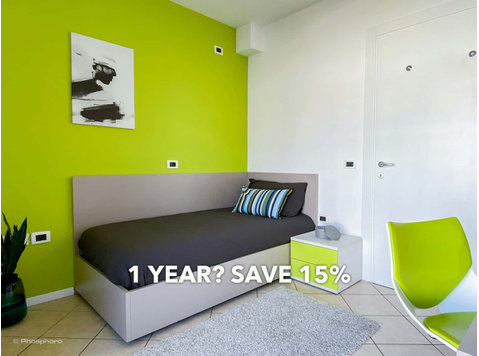 Room in Via Tommaso Gar, Trento for 44 m² with 3 bedrooms - Apartments