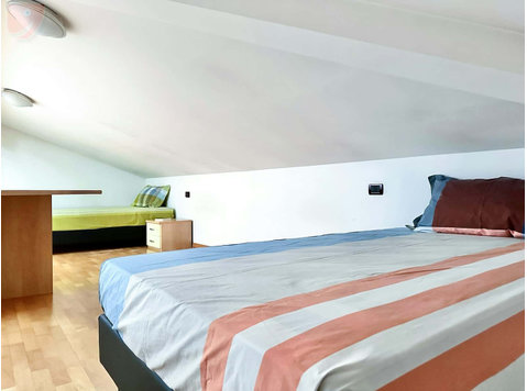 Room in Via Tommaso Gar, Trento for 89 m² with 3 bedrooms - Apartments