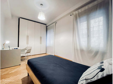 Room in Via della Prepositura, Trento for 125 m² with 6… - Apartments