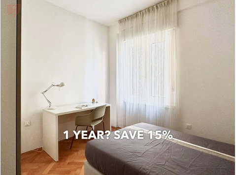 Room in Via della Prepositura, Trento for 161 m² with 6… - Apartments