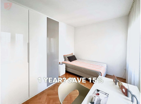 Room in Via della Prepositura, Trento for 161 m² with 6… - Apartments