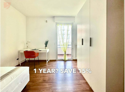 Room in Vicolo Cristoforo Madruzzo, Trento for 116 m² with… - Apartments