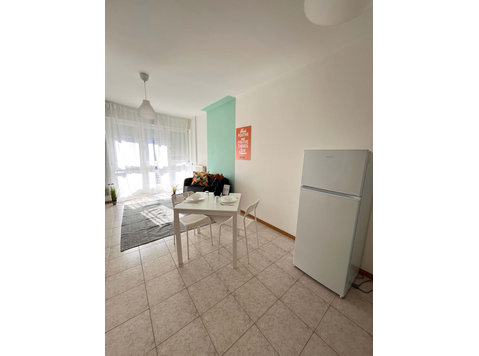 Via 4 Novembre 112/B - Stanza 82 - Apartments