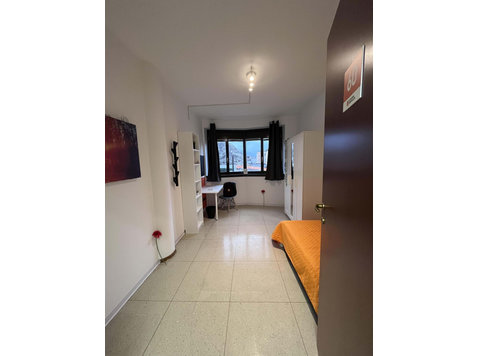 Via Del Brennero 136 - Stanza 60 - Apartments