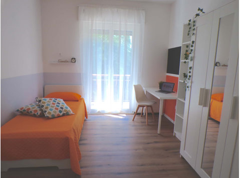 Via Edmund Mach 6 - Stanza 78 - Apartments