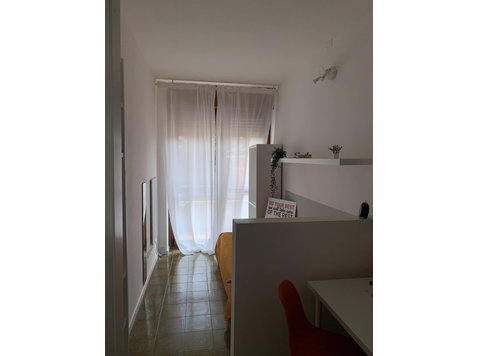 Via Fratelli Perini 173 - Stanza 33 - Apartments