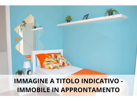 Via Zambra 11 - Stanza 51 - Apartments