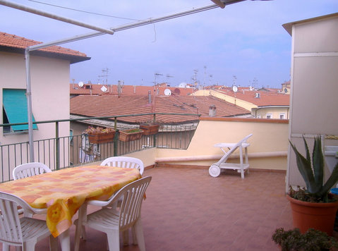 One-bedroom Penthouse With Terrace In Livorno Centre - Lägenheter