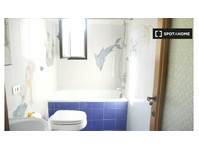 Room in shared apartment in Florence - 임대