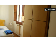 Room in shared apartment in Florence - For Rent