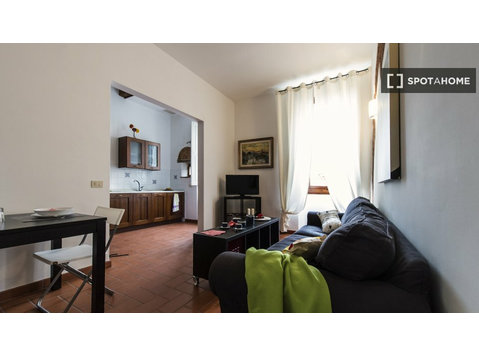 1-Zimmer-Wohnung zur Miete in Isolotto-Cintoia, Florenz. - Wohnungen