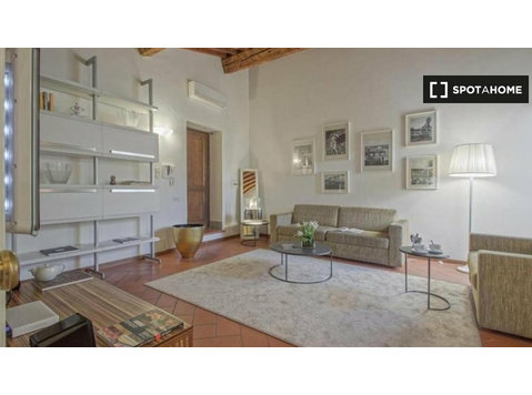 District 1, Floransa'da kiralık 2 yatak odalı daire - Apartman Daireleri