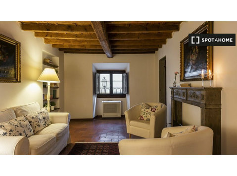 2-bedroom apartment for rent in Florence - Apartamente