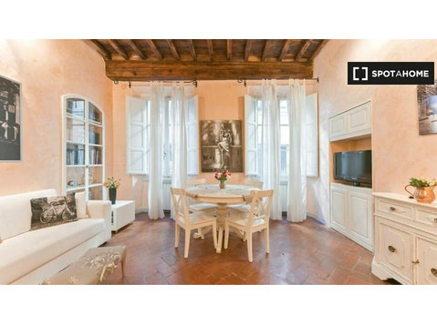 Apartamento de 2 habitaciones en alquiler en Florencia - Pisos