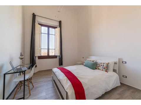 Spaziosa camera in Via Giotto - Apartments