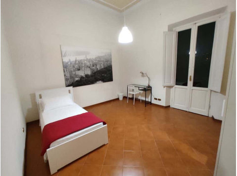 Stanza privata in Viale Dei Mille 32 - Apartments
