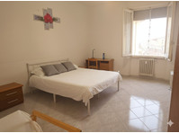 Via Reginaldo Giuliani, Florence